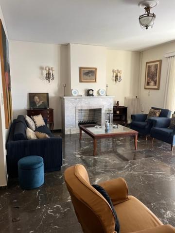 Spacious And Sunny Appartment In Cholargos Атина Екстериор снимка