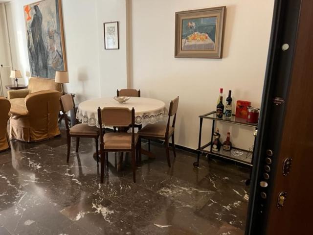 Spacious And Sunny Appartment In Cholargos Атина Екстериор снимка