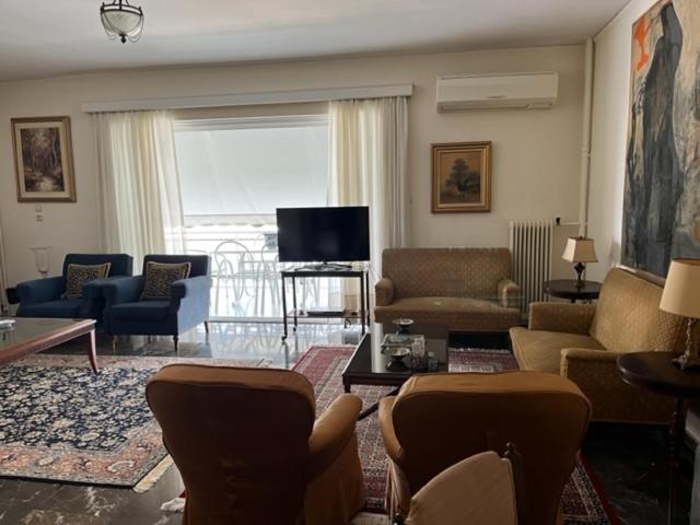 Spacious And Sunny Appartment In Cholargos Атина Екстериор снимка